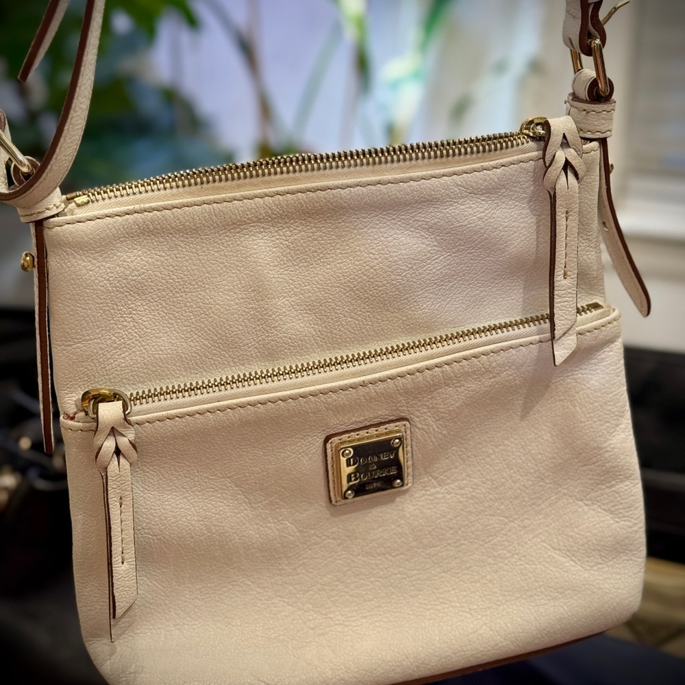 Dooney & Bourke WHITE Crossbody Bag